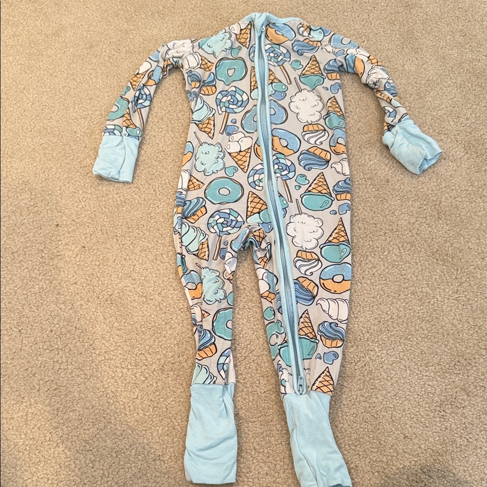 Little sleepies blue sweet treats zippy